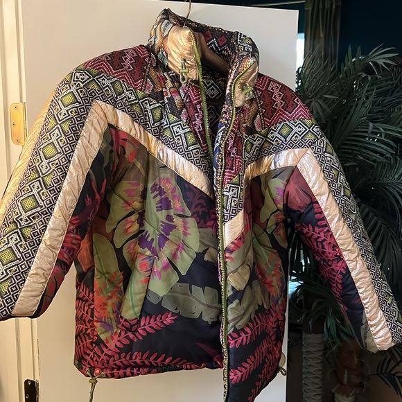 Reversible Farm Rio coat. - Picture 2 of 2